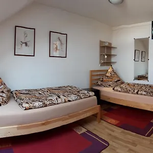 Zwei Ruhige, Private Gaestezimmer Nahe U-bahn Accommodatie bij particulieren